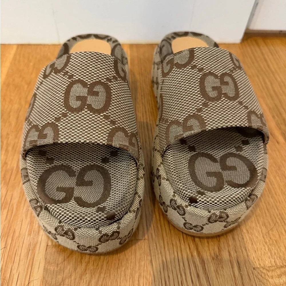 GUCCI Womens Platform Slide Sandal Slip On Wedge Size 7.5 Open Toe - Picture 2 of 9